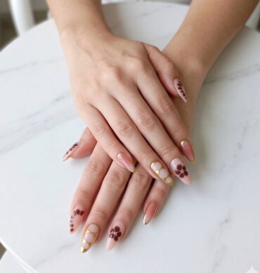 Press-On Nails Almendra Dorada