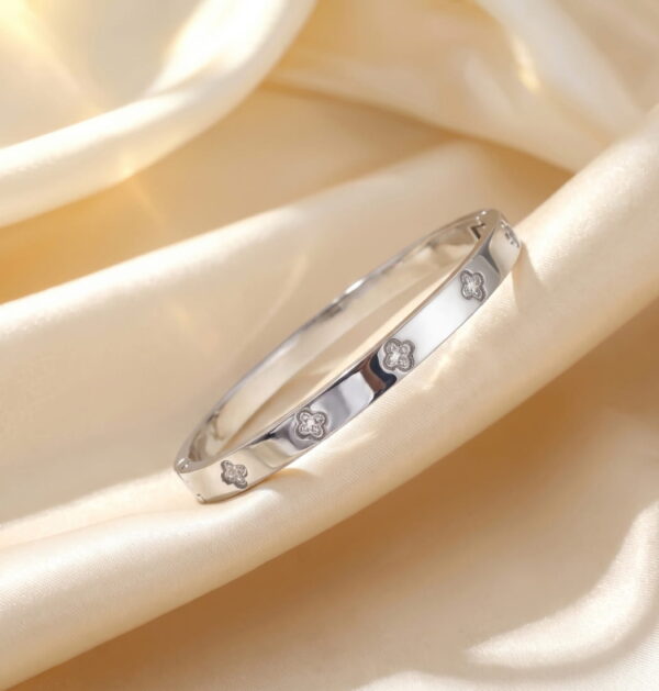 Brazalete Trébol de Luz
