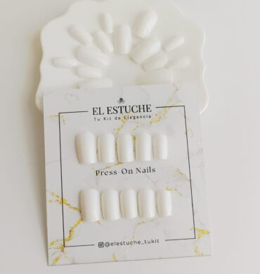 Press-On Nails Blancas Cuadradas